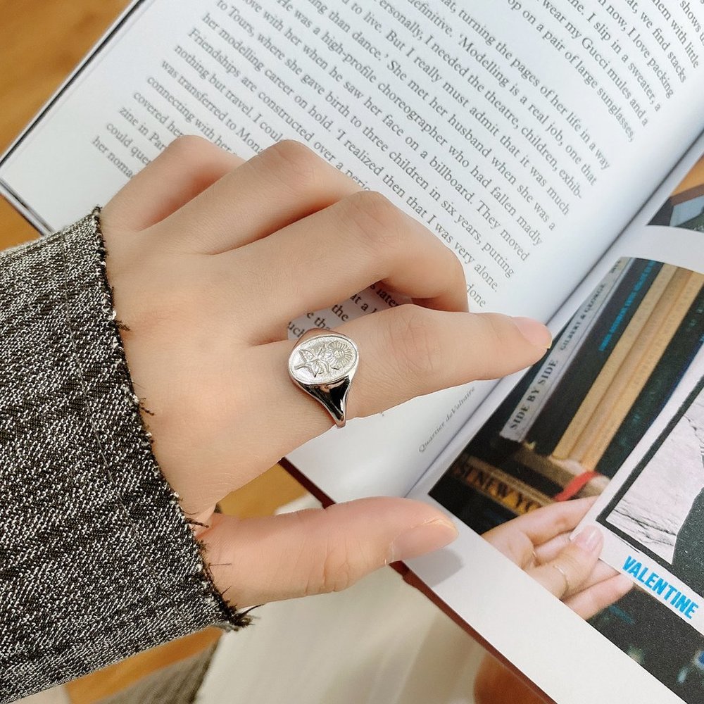 🌻 18K Goldplated Sunflower Floral Signet Ring - Picture 3 of 10